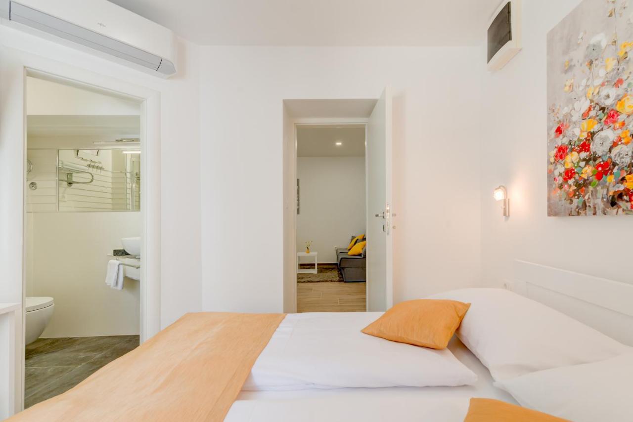 Apartments Villa Tudor 1 Đảo Hvar Ngoại thất bức ảnh