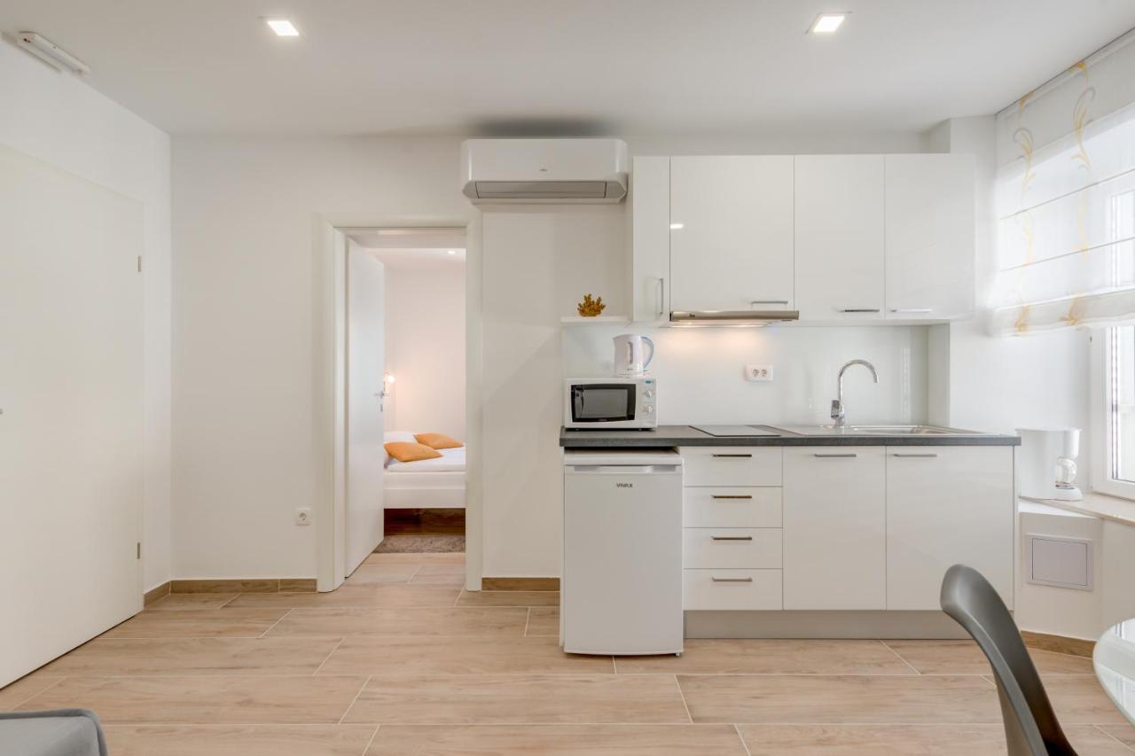 Apartments Villa Tudor 1 Đảo Hvar Ngoại thất bức ảnh