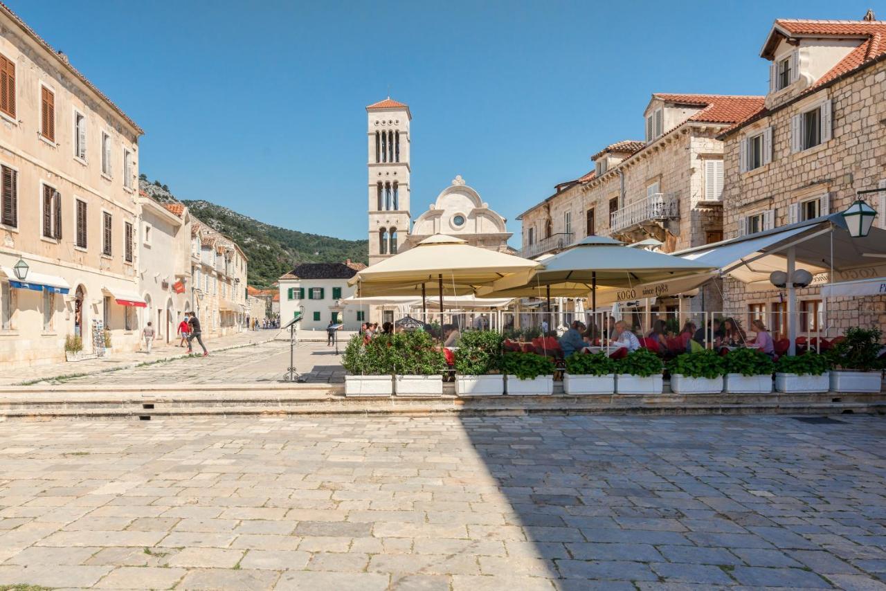 Apartments Villa Tudor 1 Đảo Hvar Ngoại thất bức ảnh