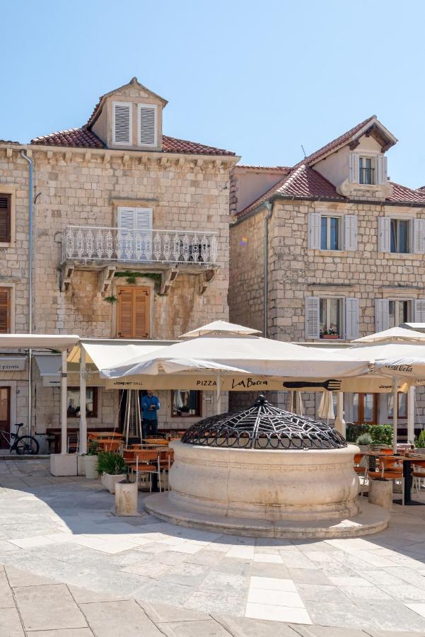 Apartments Villa Tudor 1 Đảo Hvar Ngoại thất bức ảnh