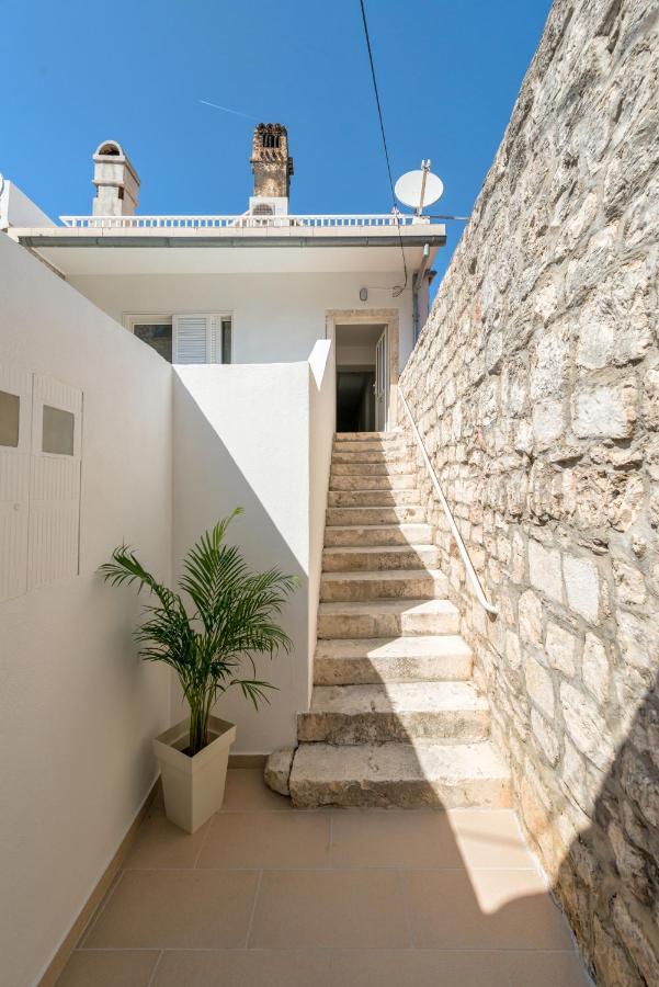 Apartments Villa Tudor 1 Đảo Hvar Ngoại thất bức ảnh
