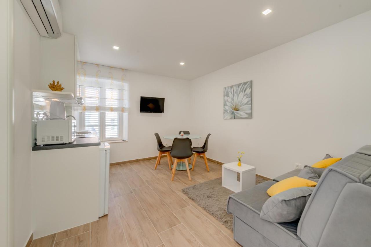 Apartments Villa Tudor 1 Đảo Hvar Ngoại thất bức ảnh