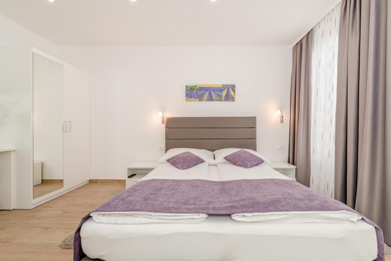 Apartments Villa Tudor 1 Đảo Hvar Ngoại thất bức ảnh