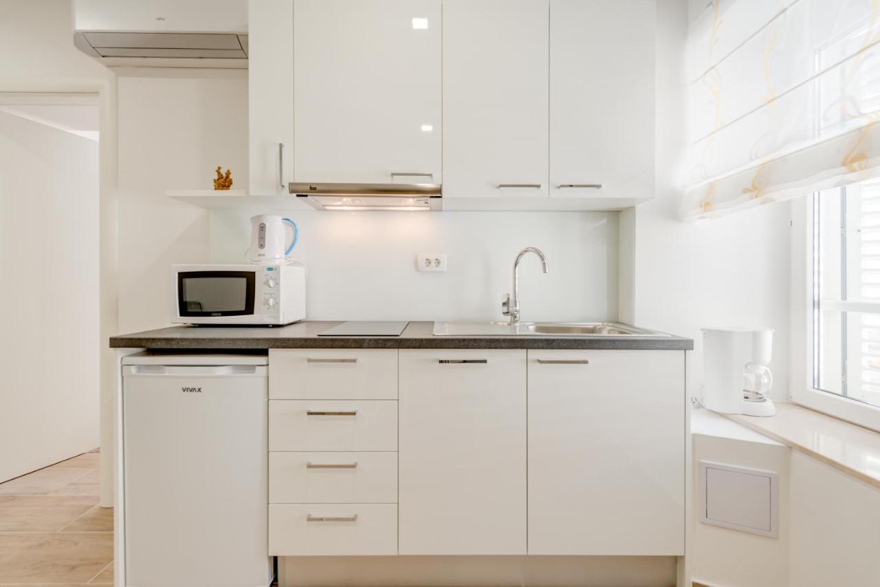 Apartments Villa Tudor 1 Đảo Hvar Ngoại thất bức ảnh