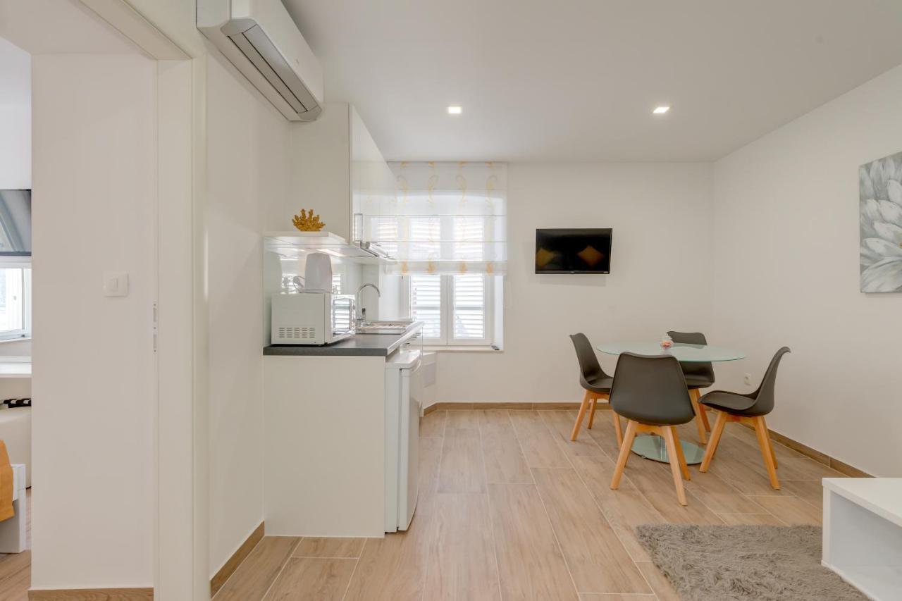Apartments Villa Tudor 1 Đảo Hvar Ngoại thất bức ảnh