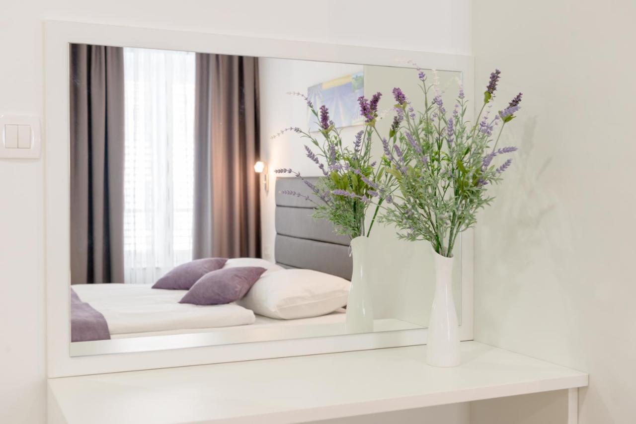 Apartments Villa Tudor 1 Đảo Hvar Ngoại thất bức ảnh
