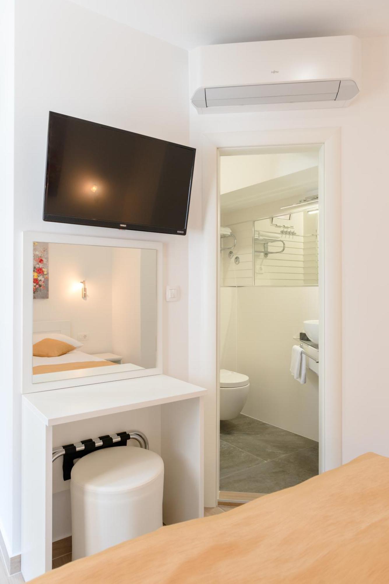 Apartments Villa Tudor 1 Đảo Hvar Ngoại thất bức ảnh