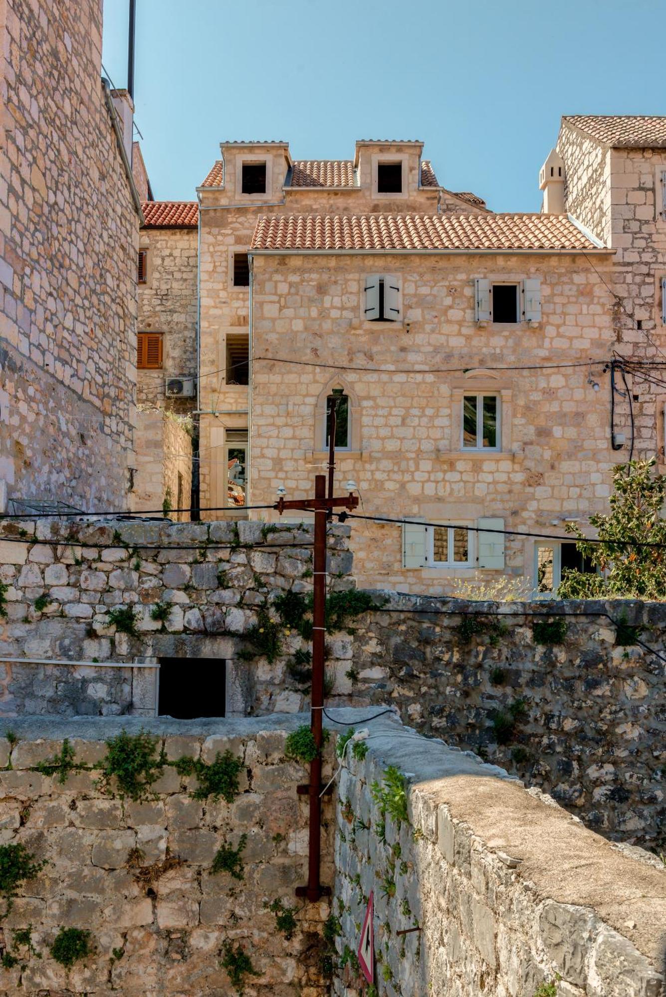 Apartments Villa Tudor 1 Đảo Hvar Ngoại thất bức ảnh